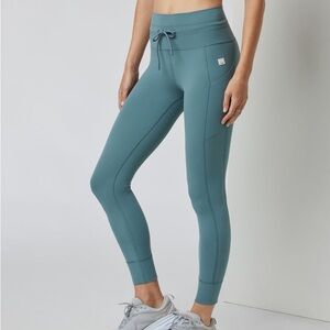 Vuori daily legging with pockets